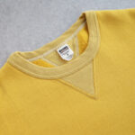 BARNS OUTFITTERS クルーネック スウェットシャツ マスタード BARNS OUTFITTERS COZUN 両Vガゼット クルーネックスウェット