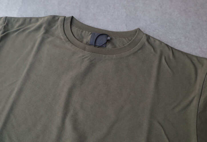 裏側まで見て欲しいTシャツなのです。